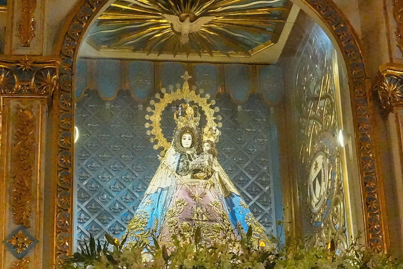 Our Lady of Manaoag devotees gathered in prayer and procession representing the faithful Filipino Catholic community honoring the Birhen ng Manaoag in Hawaii